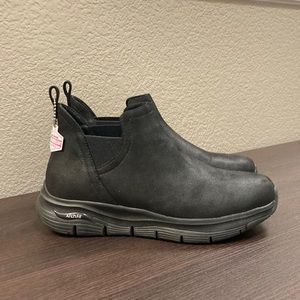 Skechers ArchFit Smooth Always Right Bootie, black, size 7, water-repellant NWOT